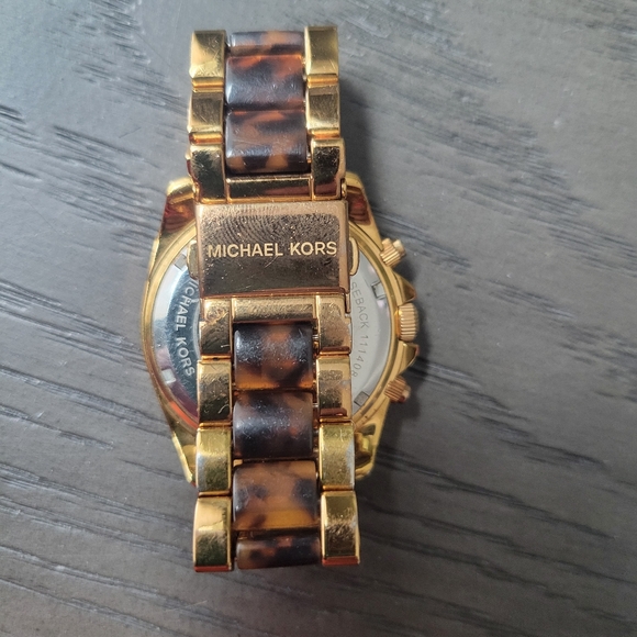 MICHAEL KORS WOMEN'S BLAIR CHRONO DATE ROSE GOLD-TONE/TORTOISE WRIST WATCH - Picture 5 of 8